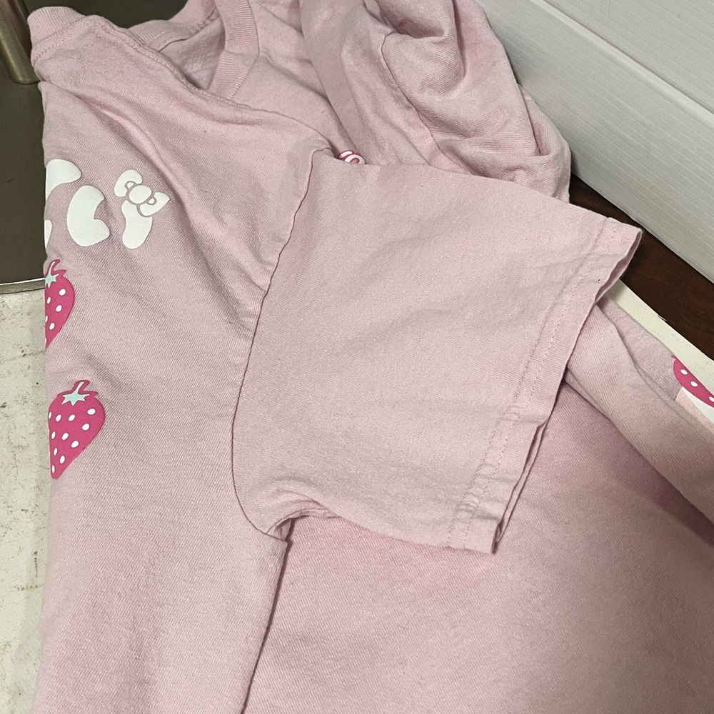 Hello Kitty Strawberry milk T-Shirt retro 90’s Y2K kawaii - Picture 14 of 15